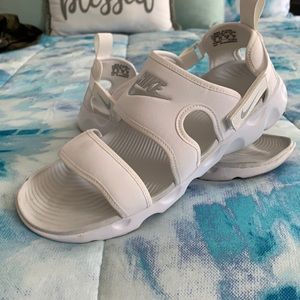 Woman Nike Sandals